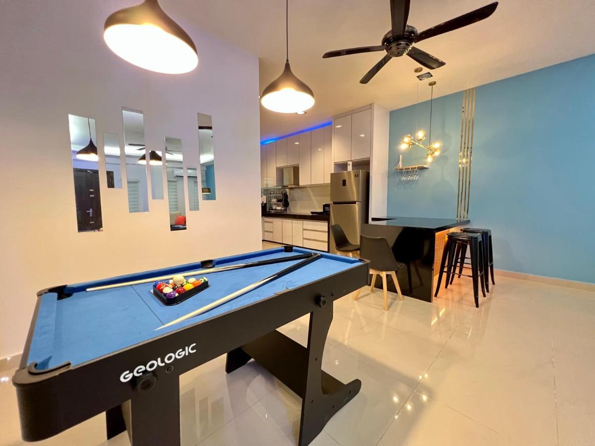 Tcvila 12Pax Neartc Dinosaurland Pooltable, Netflix Куантан Экстерьер фото